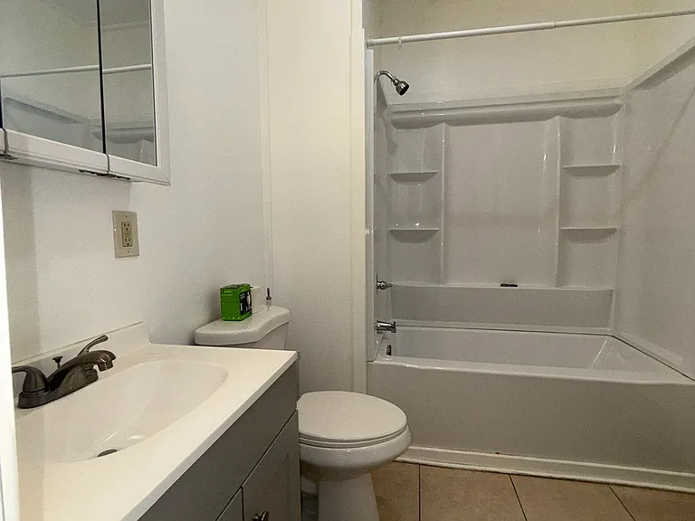 477 Park Ave #1 — Photo 4