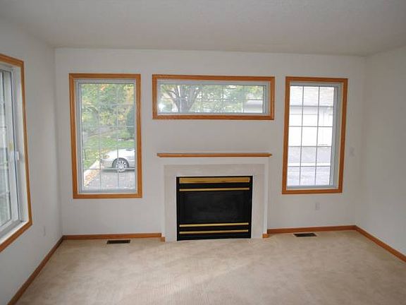 2nd image of 1066 Lovell Ave