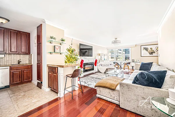 Rented by The Agency | media 2