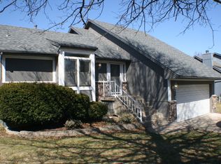 912 SE 7th St, Lees Summit, MO 64063