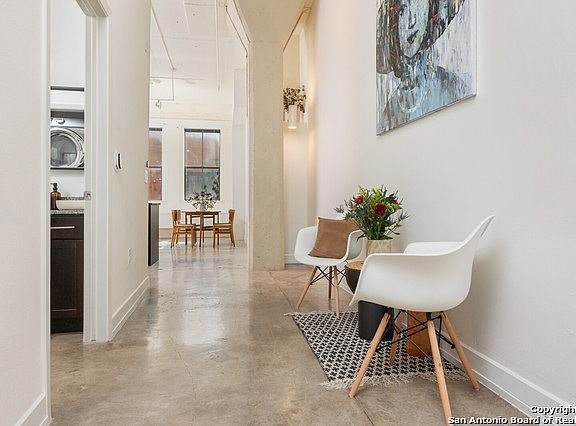 5th image of 1401 S Flores St APT 204
