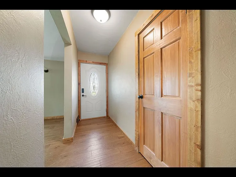 522 Division St — Photo 14