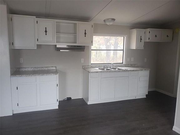 4th image of 138 Polly Ln