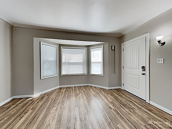 3rd image of 842 Valle Vista Ave
