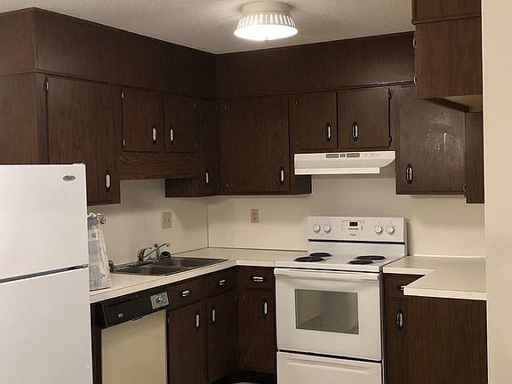 5th image of 937 E 9th Ave APT C