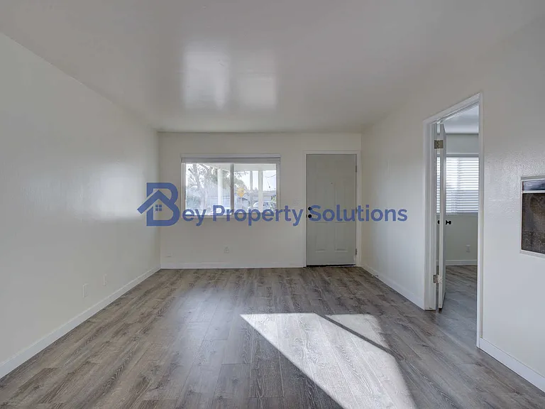 142 S Rena St #H — Photo 6
