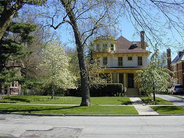 full front view 100' lot | 519 Forest Ave, Wilmette, IL 60091, USA
