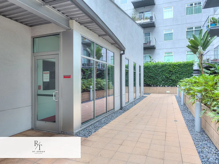 645 W 9th St #742 — Photo 28
