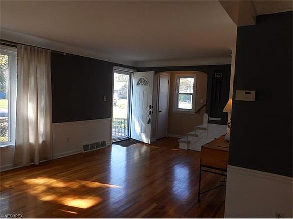 3rd image of 20678 Eastwood Ave