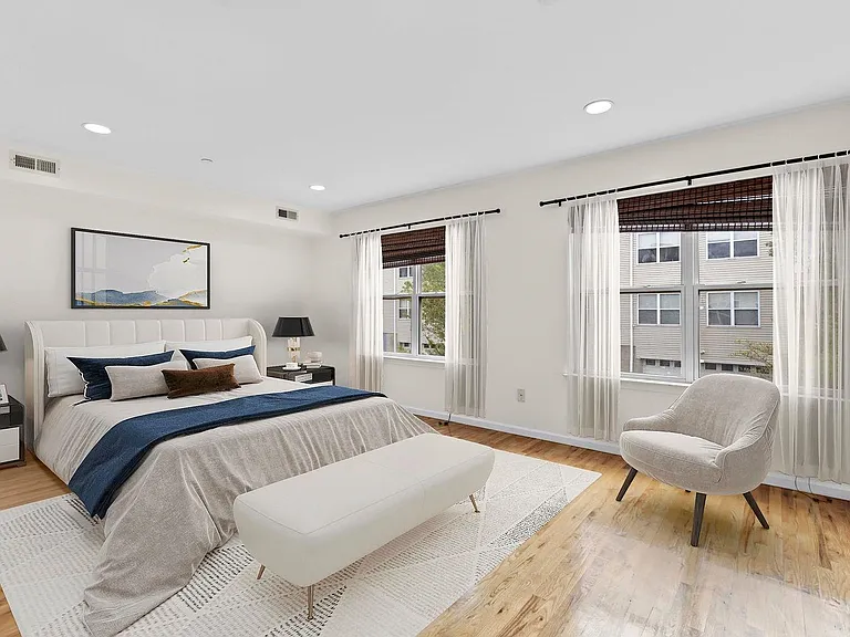 117 Logan Ave — Photo 4