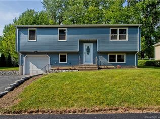 34 Deer Run Rd, Meriden, CT 06451