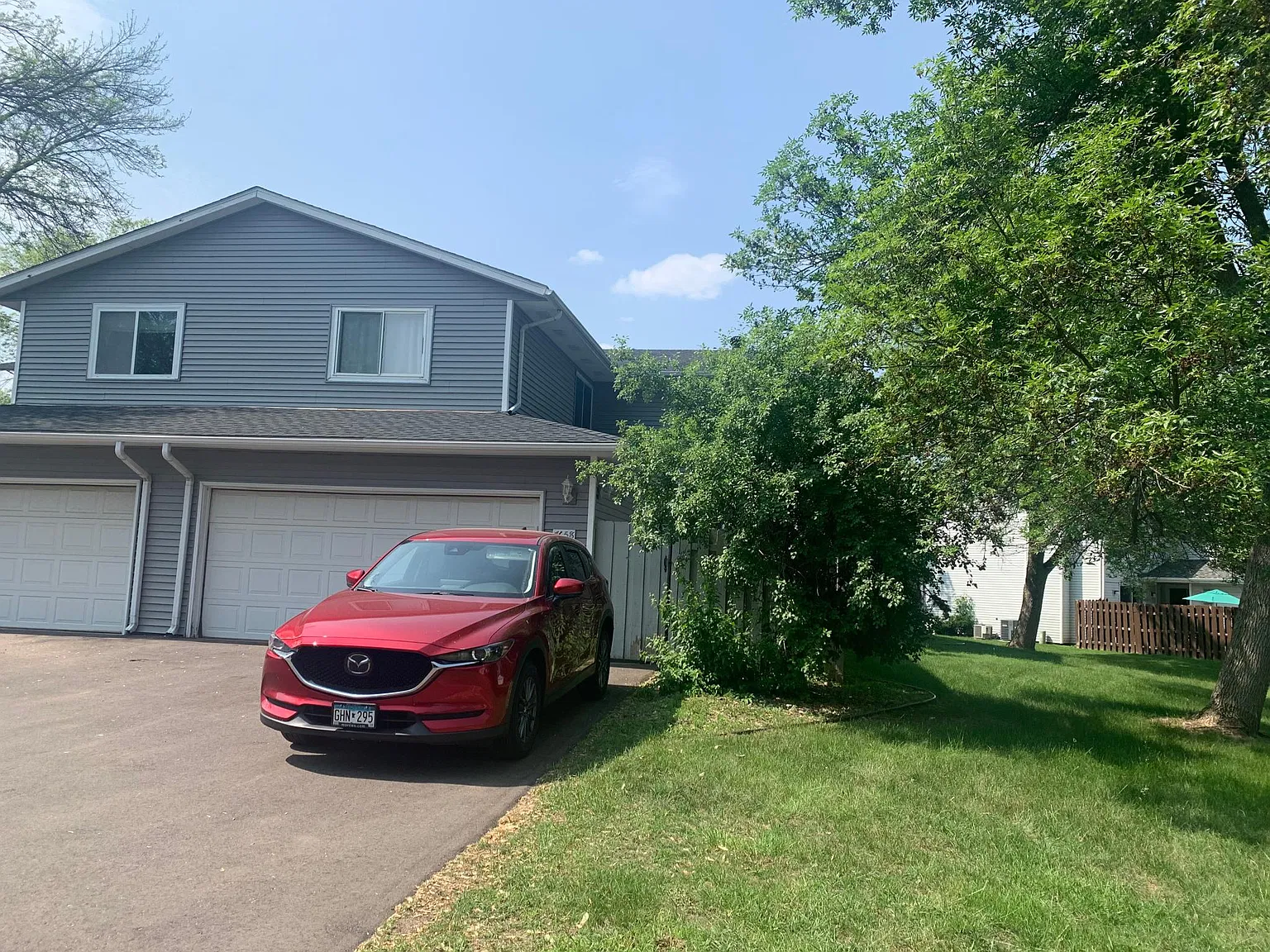 3 bed, 1200 sqft, $2,070 — Photo 2