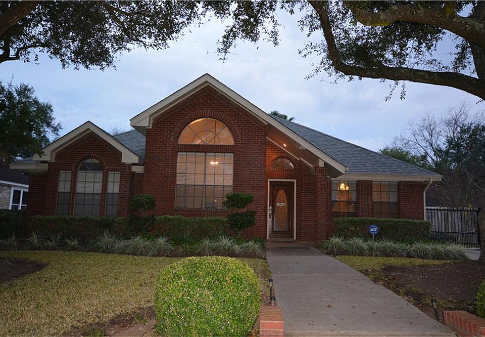 1st image of 3906 Senna Pl