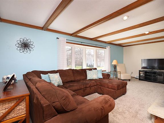 3rd image of 1115 Park Village Dr