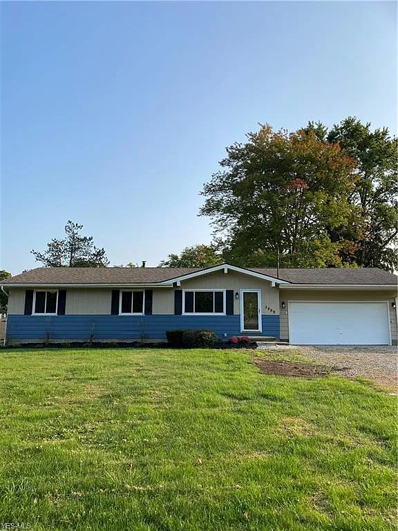 2888 Greenridge Rd photo 1