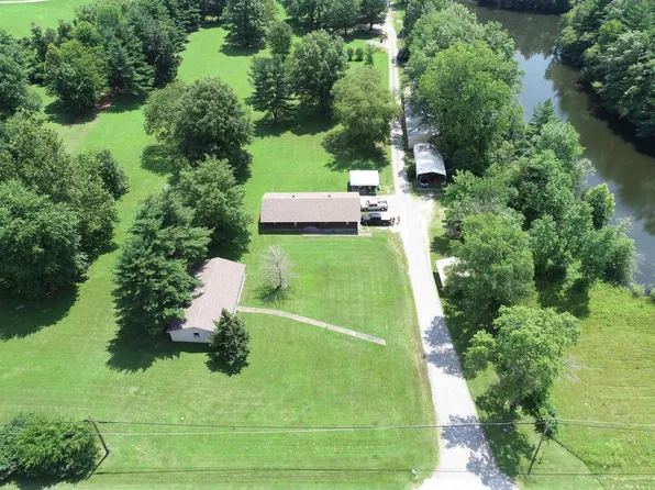 1457 Highway 145 S, Harrisburg, IL 62946