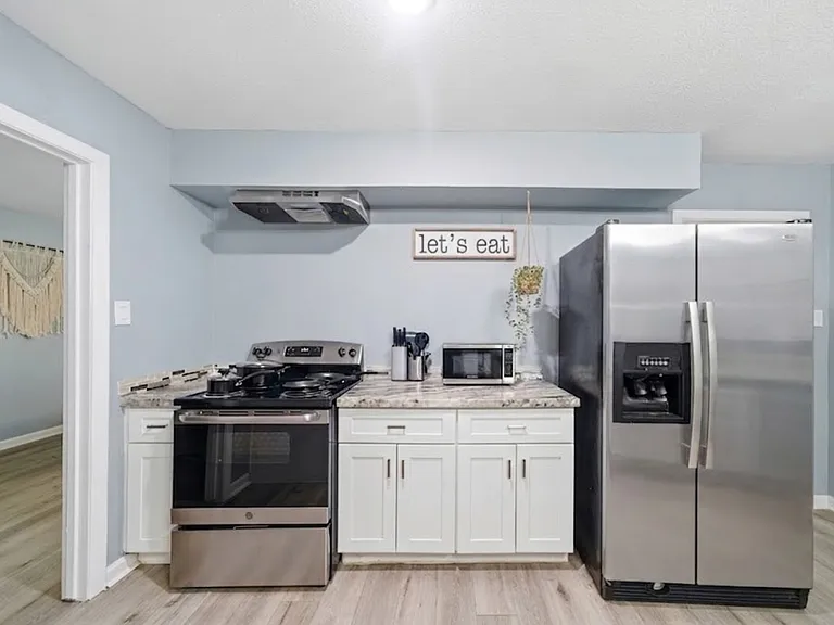 5722 W 43rd St — Photo 21