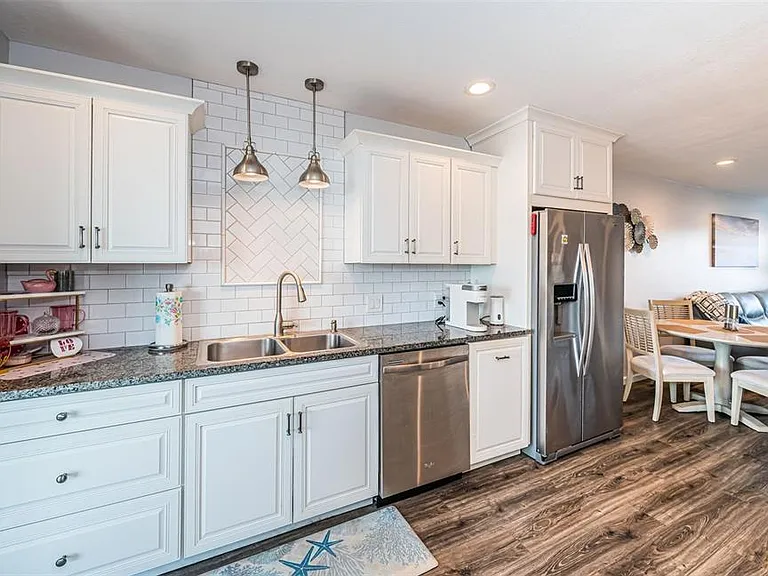 2 Causeway Blvd #208 — Photo 13