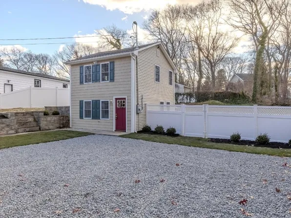 10 Port Washington Road, Sound Beach, NY 11789