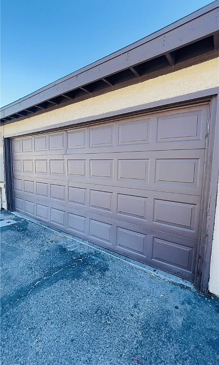 1st image of 5026 Village Dr