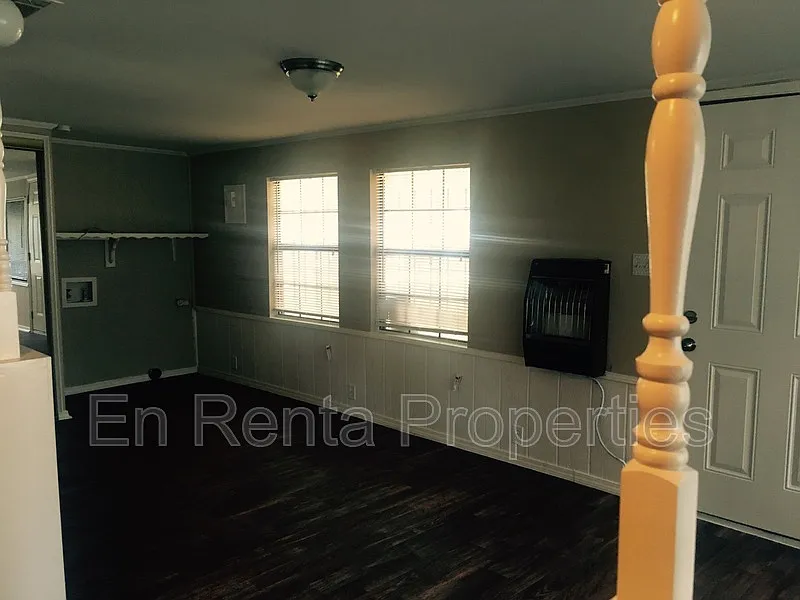 3 bed, 1.0 bath, 1252 sqft, $1,795 — Photo 4