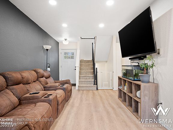 3rd image of 2400 Nogales Way