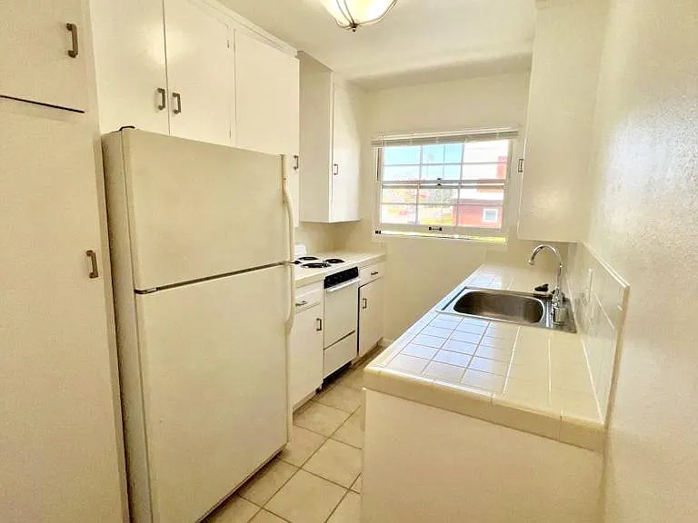 2365 1st Ave #8 — Photo 10