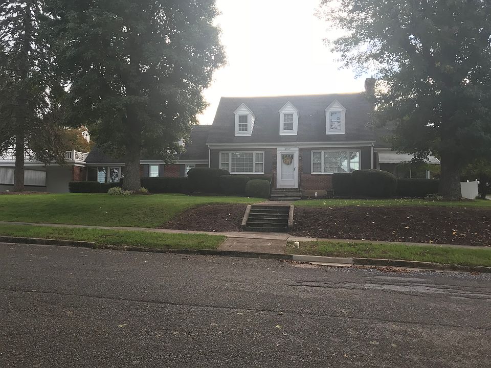 1st image of 2408 Maple Ave