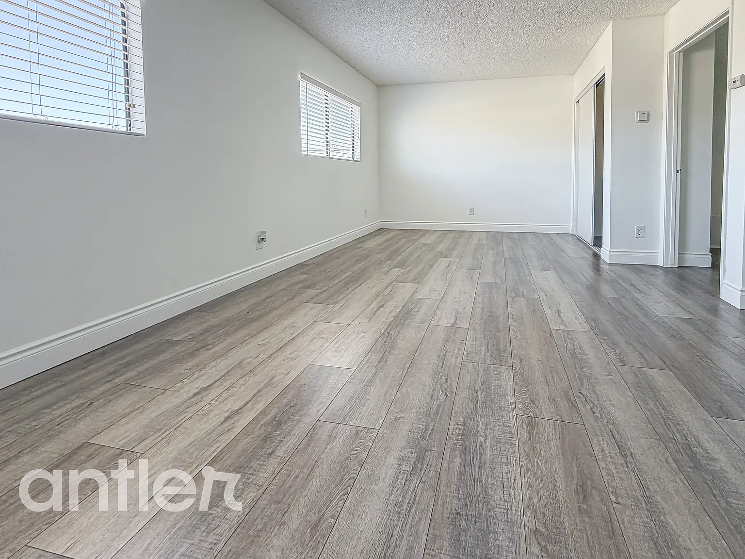 Studio, 320 sqft, $1,550 — Photo 2