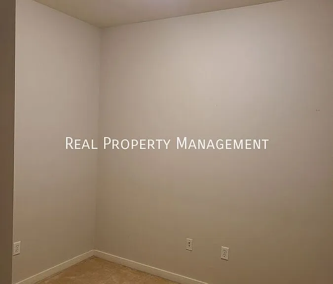 1902 N Commerce St #307 — Photo 16