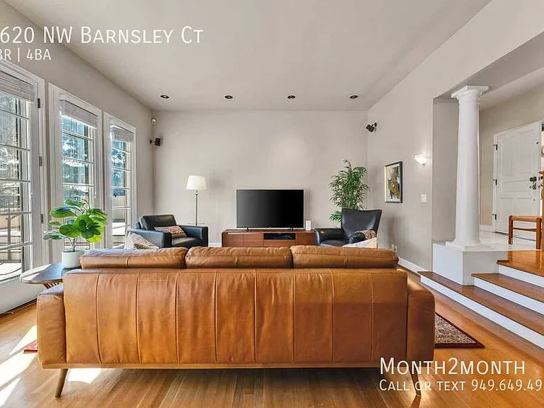 1620 NW Barnsley Ct — Photo 2