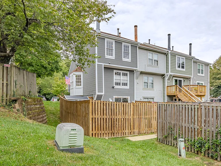 6347 Chimney Wood Ct — Photo 11