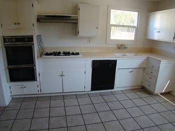 4th image of 516 Bonita St