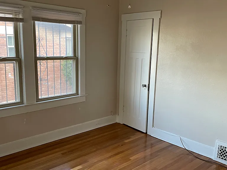 3804 Cambridge Ave — Photo 5