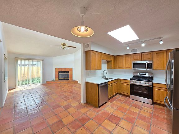 5th image of 1504 Escondida Ct