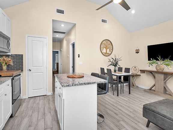 5th image of 286 Westchase #286