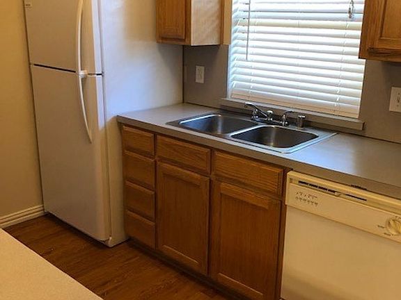 3rd image of 2204 N Carroll Blvd #2