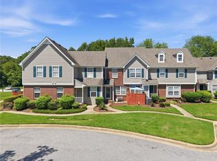 802 Primrose Ln, Chesapeake, VA 23320