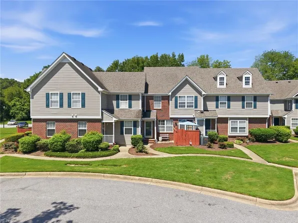802 Primrose Ln, Chesapeake, VA 23320