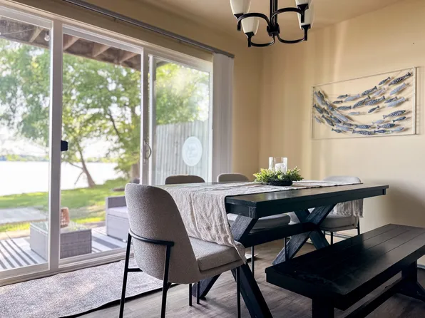 499 Island Heights Dr, Grass Lake, MI 49240