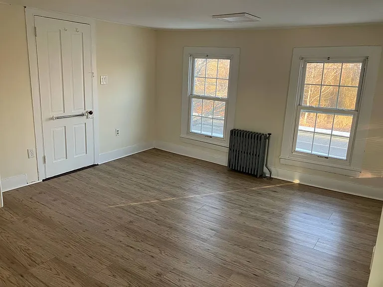 738 Port Monmouth Rd — Photo 8