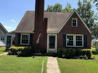 522 11th St, West Point, VA 23181