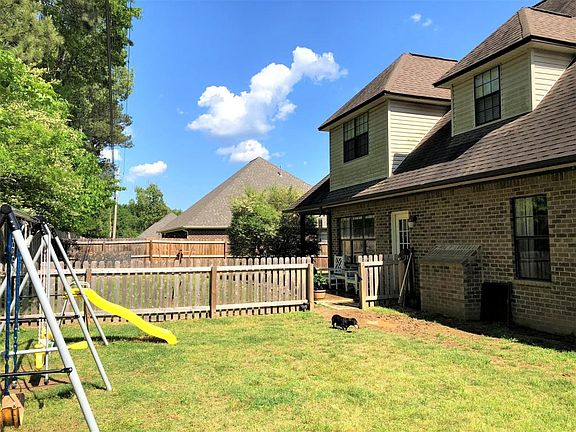 5th image of 171 Creekwood Cir