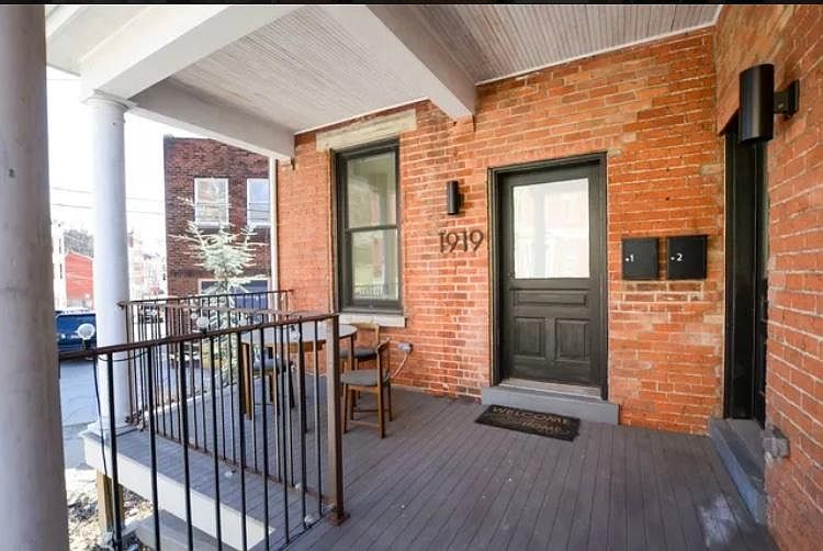 1st image of 1919 Vine St #2