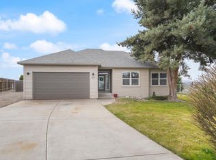 3811 Meadow View Ct, Pasco, WA 99301