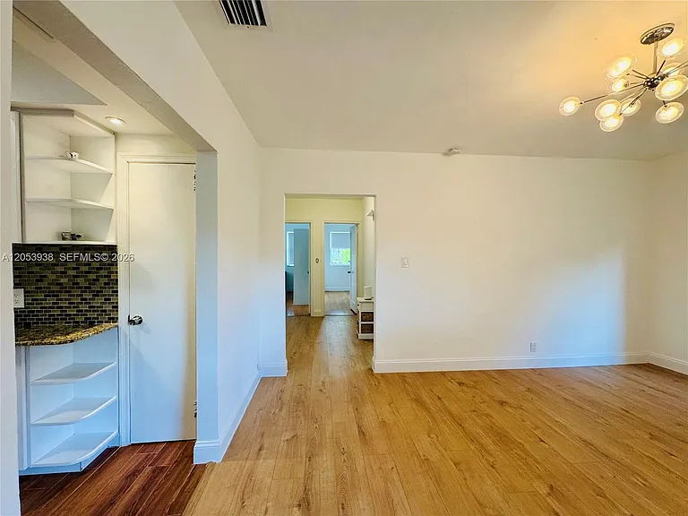 920 N 26th Ave — Photo 9