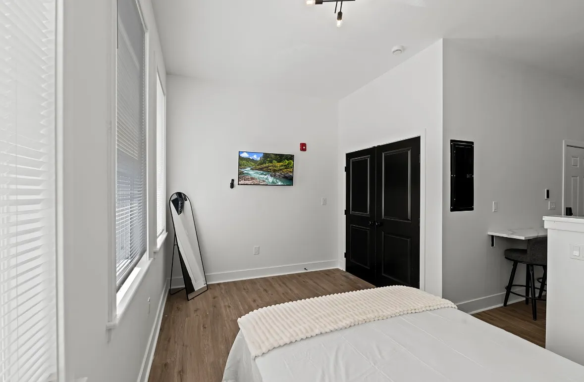 1 bed, 867 sqft, $1,600 — Photo 3