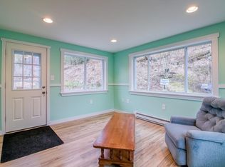 33 Ludlow Rd, South Hadley, MA 01075