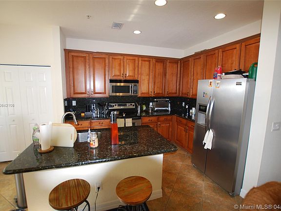 3rd image of 132 Harbors Way #132