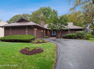 1717 Indian Trail Dr, Naperville, IL 60565
